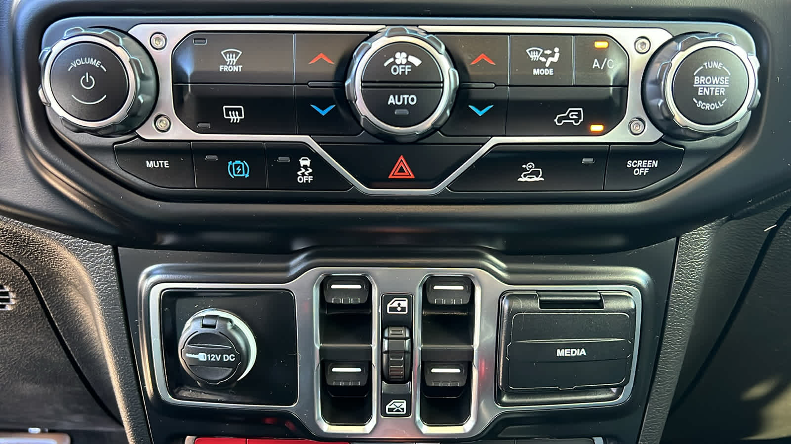 Thumbnail: 2023 Jeep Wrangler - 14