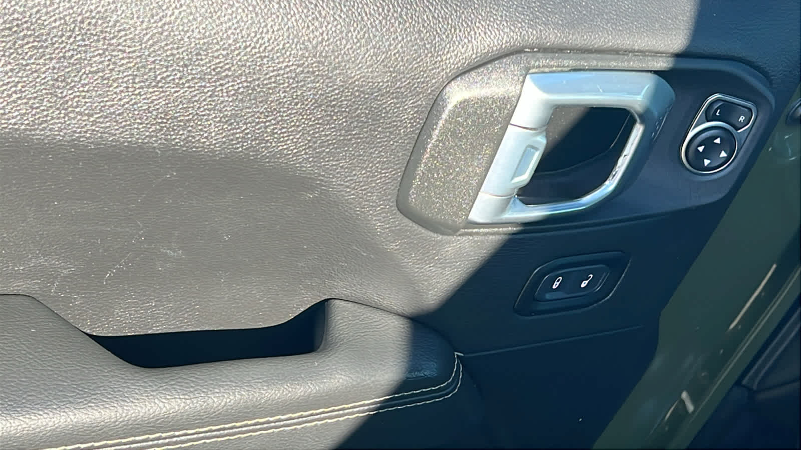 Thumbnail: 2023 Jeep Wrangler - 22