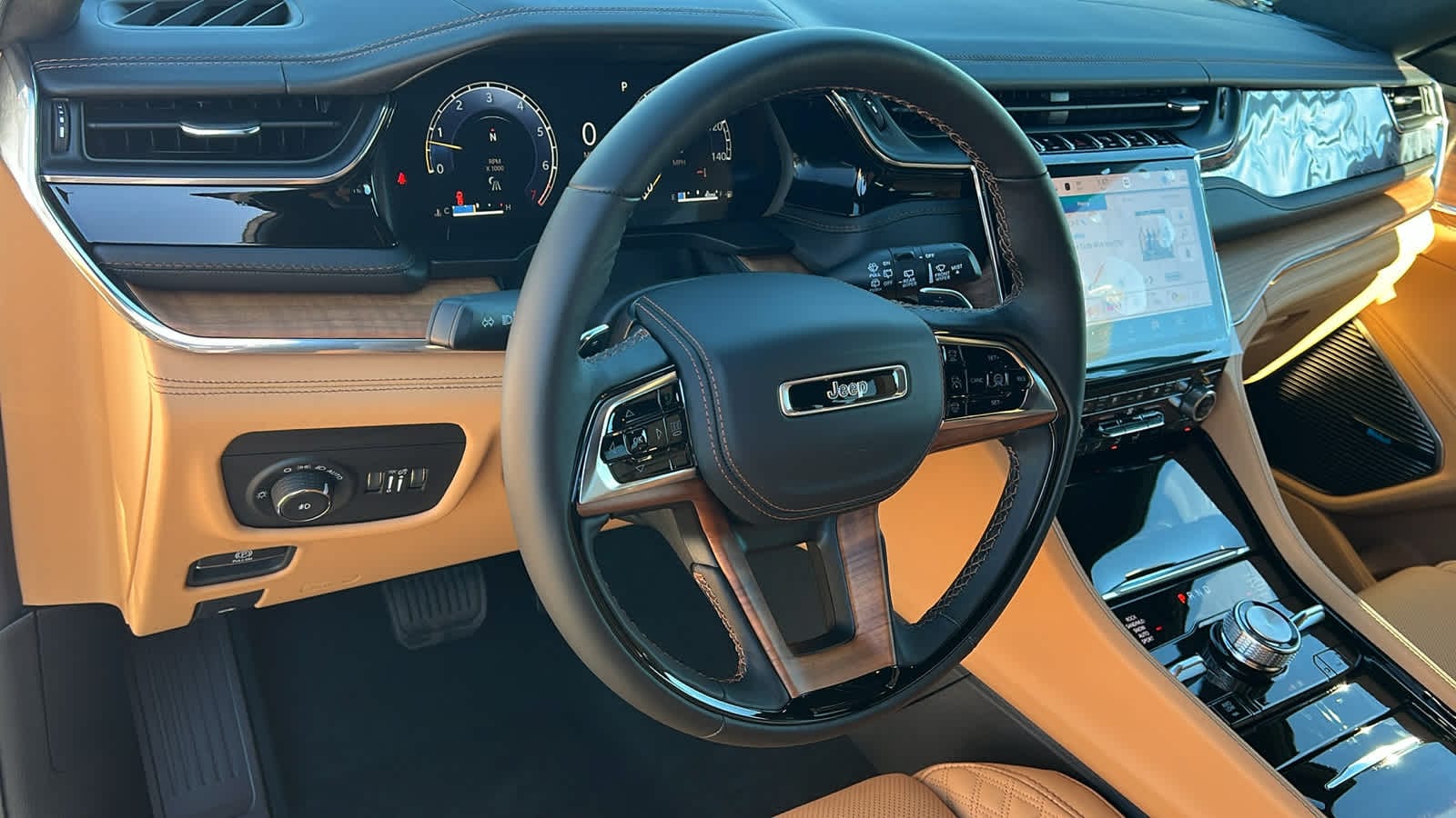 Thumbnail: 2025 Jeep Grand Cherokee - 10