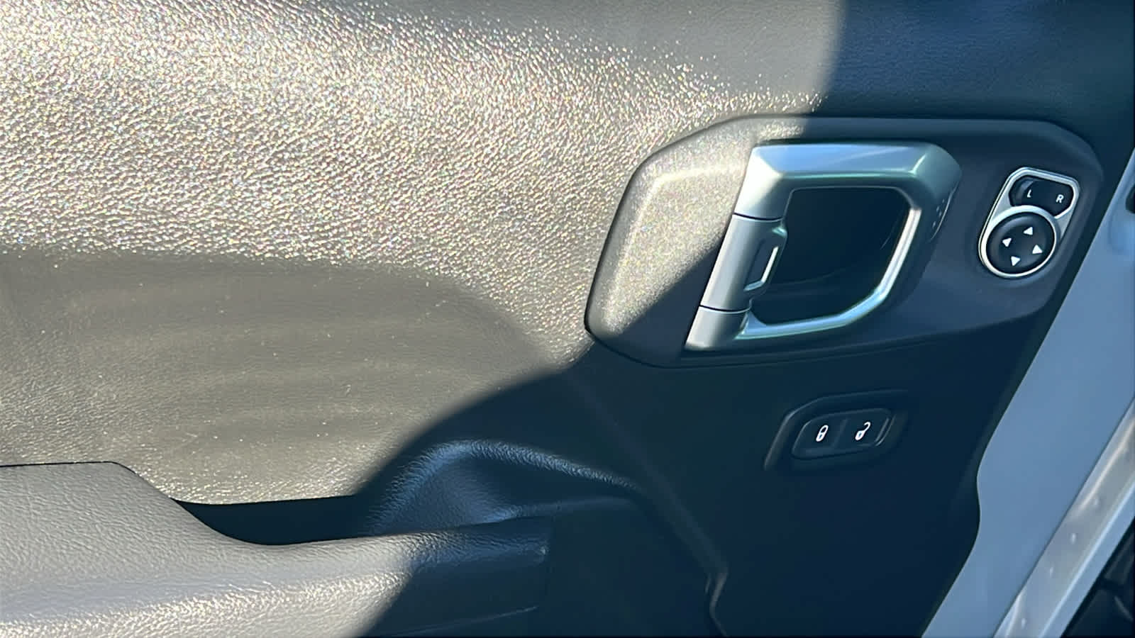 Thumbnail: 2024 Jeep Wrangler - 22