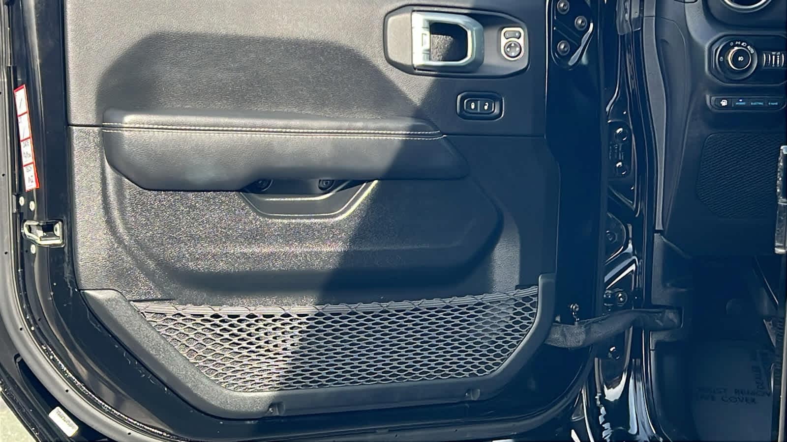 Thumbnail: 2021 Jeep Wrangler - 23