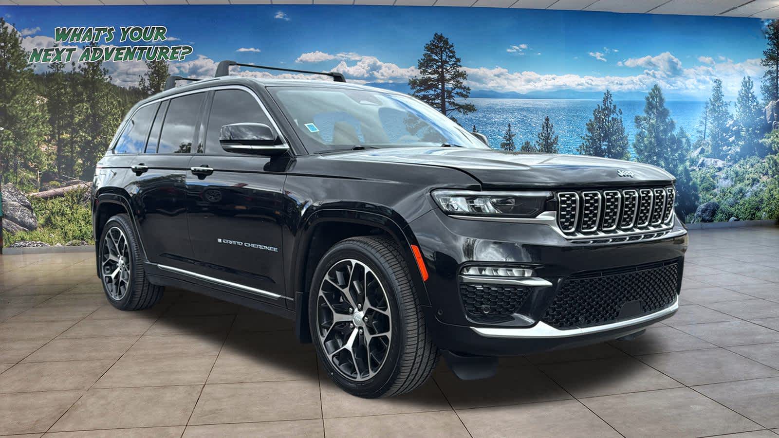 2022 Jeep Cherokee Summit 4xe photo 2
