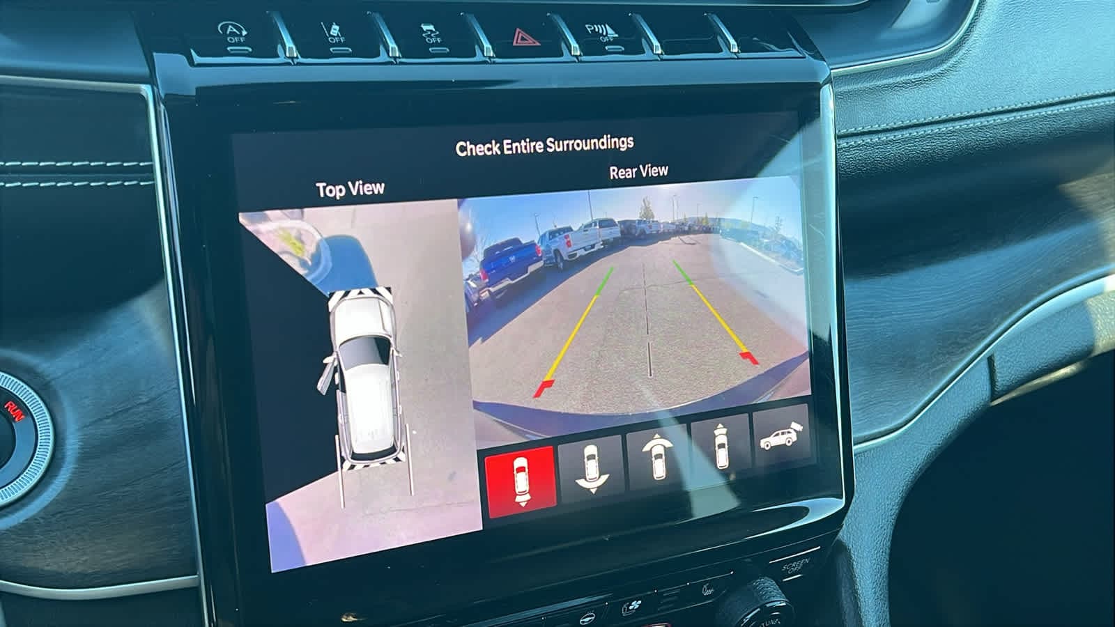 Thumbnail: 2023 Jeep Grand Cherokee - 16