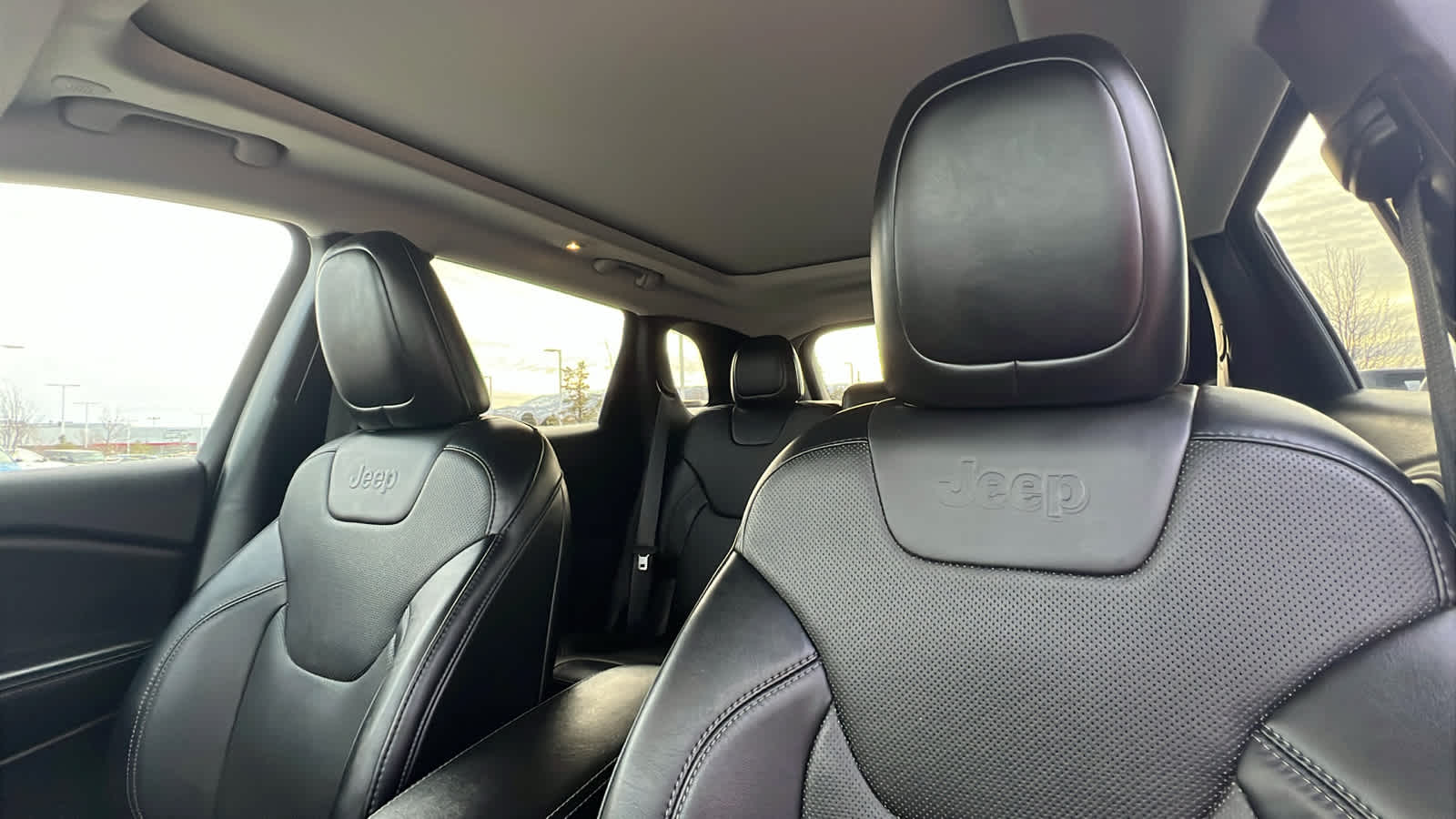 Thumbnail: 2022 Jeep Cherokee - 11