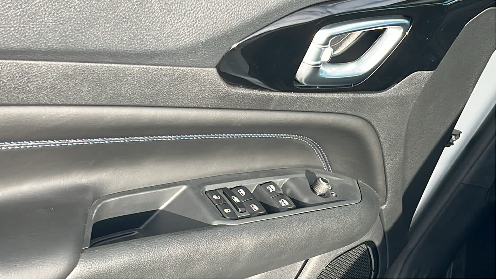 Thumbnail: 2026 Jeep Compass - 22