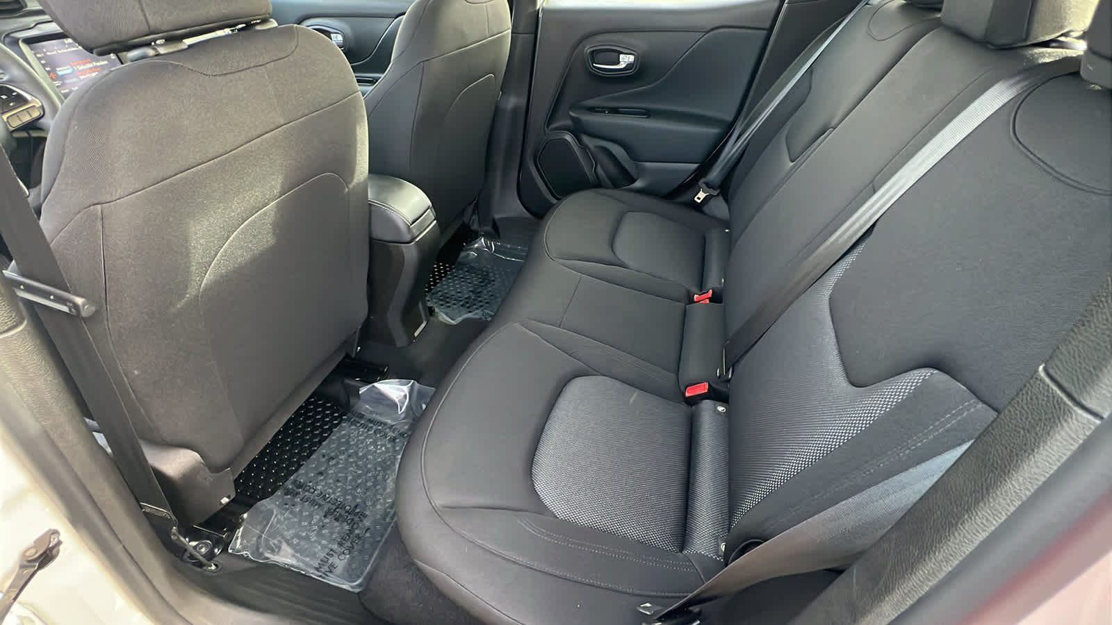 Thumbnail: 2022 Jeep Renegade - 24