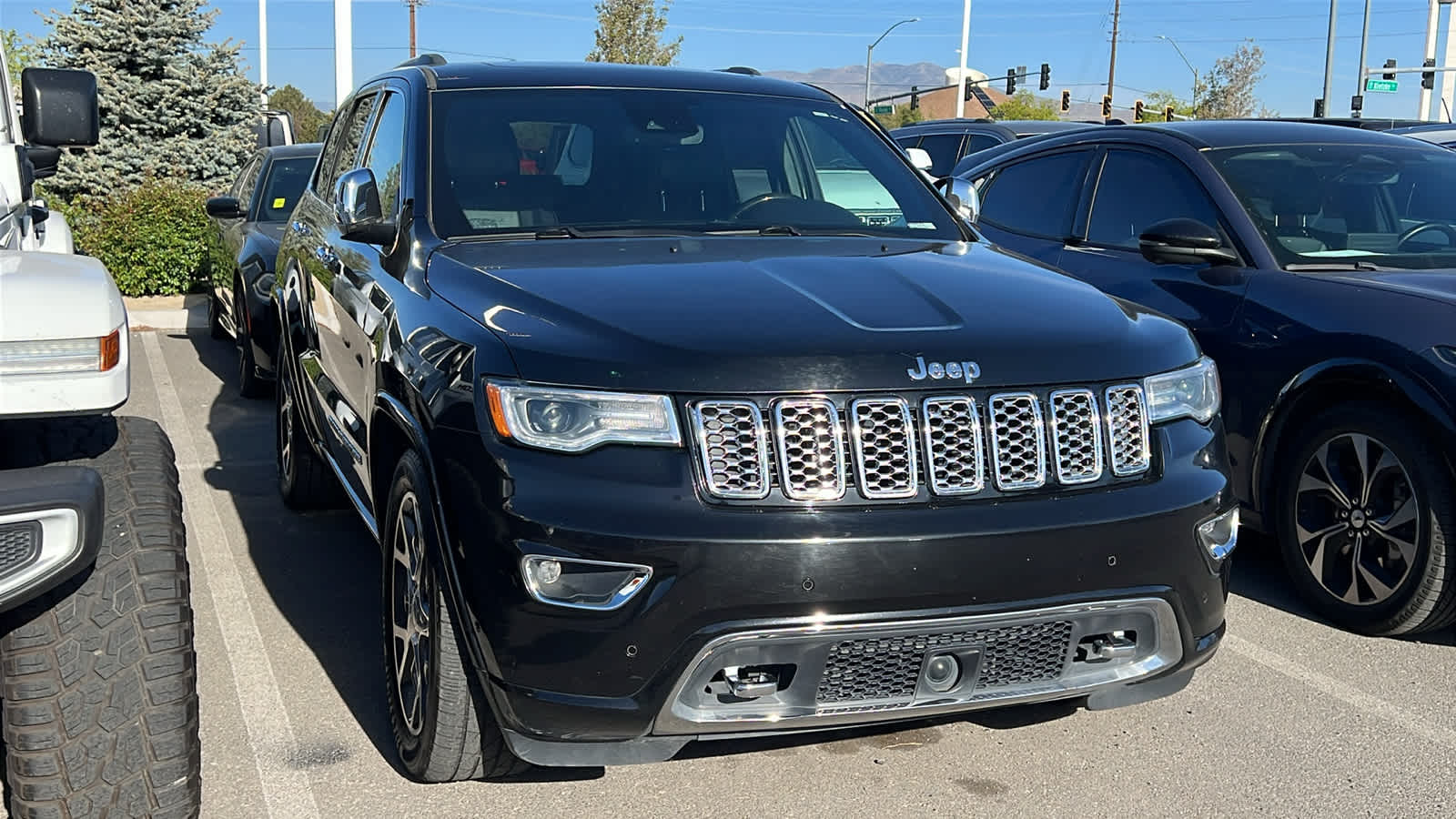 Thumbnail: 2020 Jeep Grand Cherokee - 3