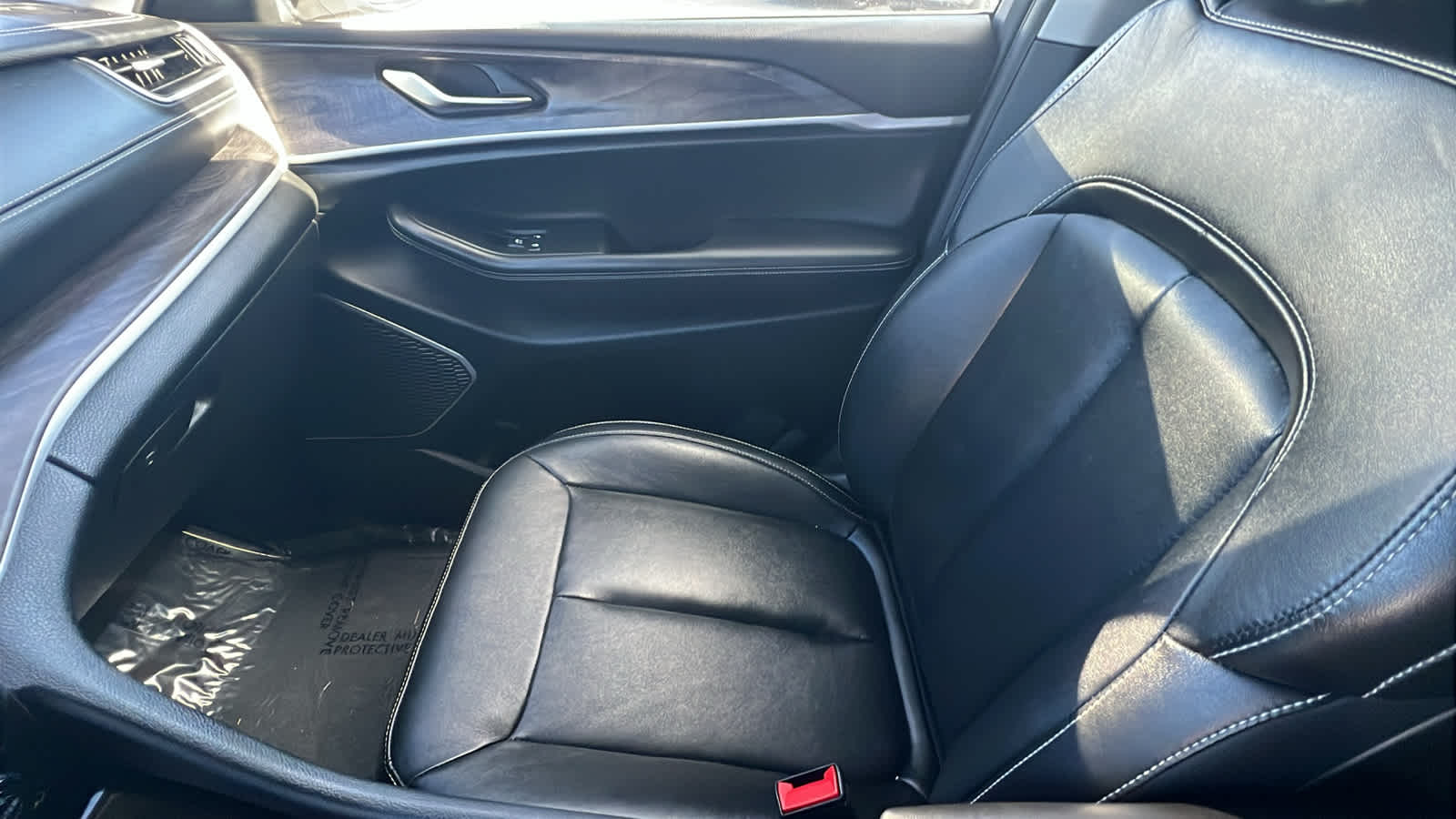 Thumbnail: 2022 Jeep Grand Cherokee - 12