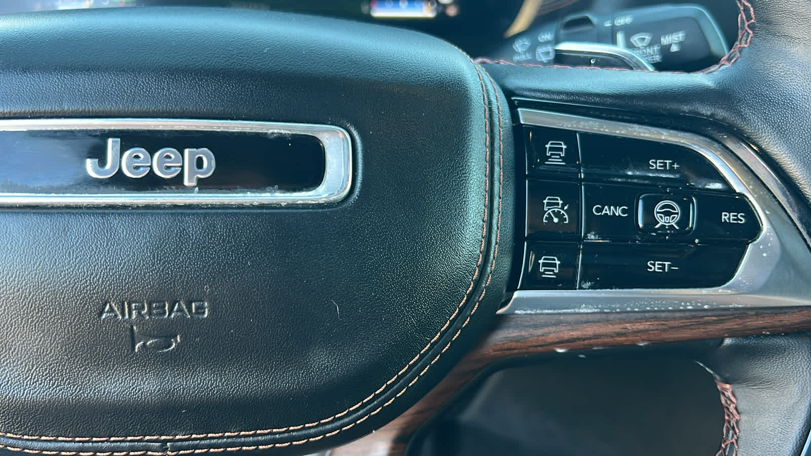 Thumbnail: 2022 Jeep Grand Cherokee - 20