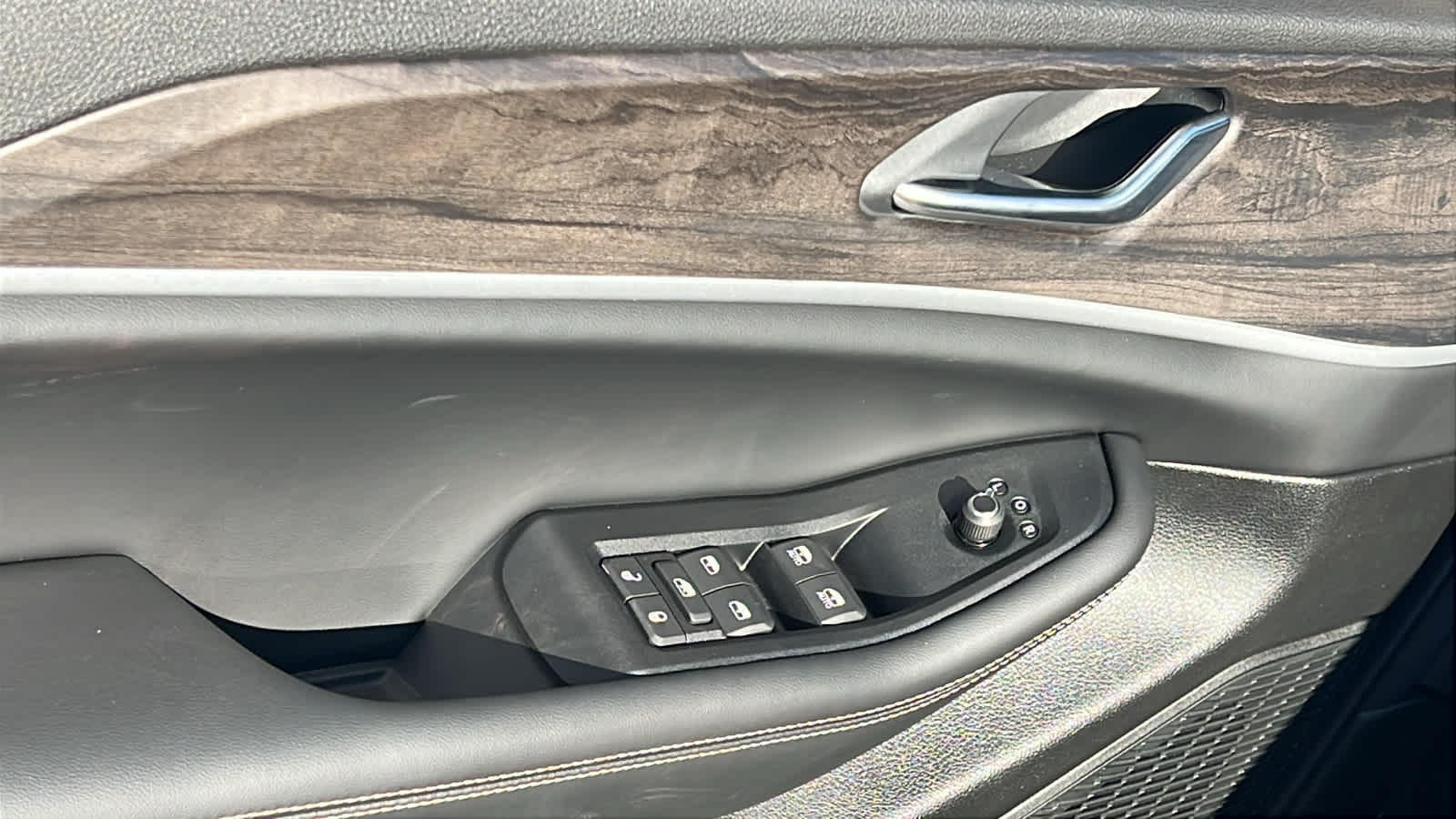 Thumbnail: 2026 Jeep Grand Cherokee - 22