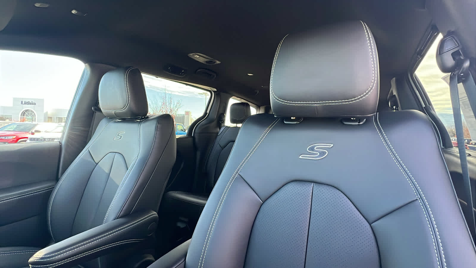 Thumbnail: 2026 Chrysler Pacifica - 11