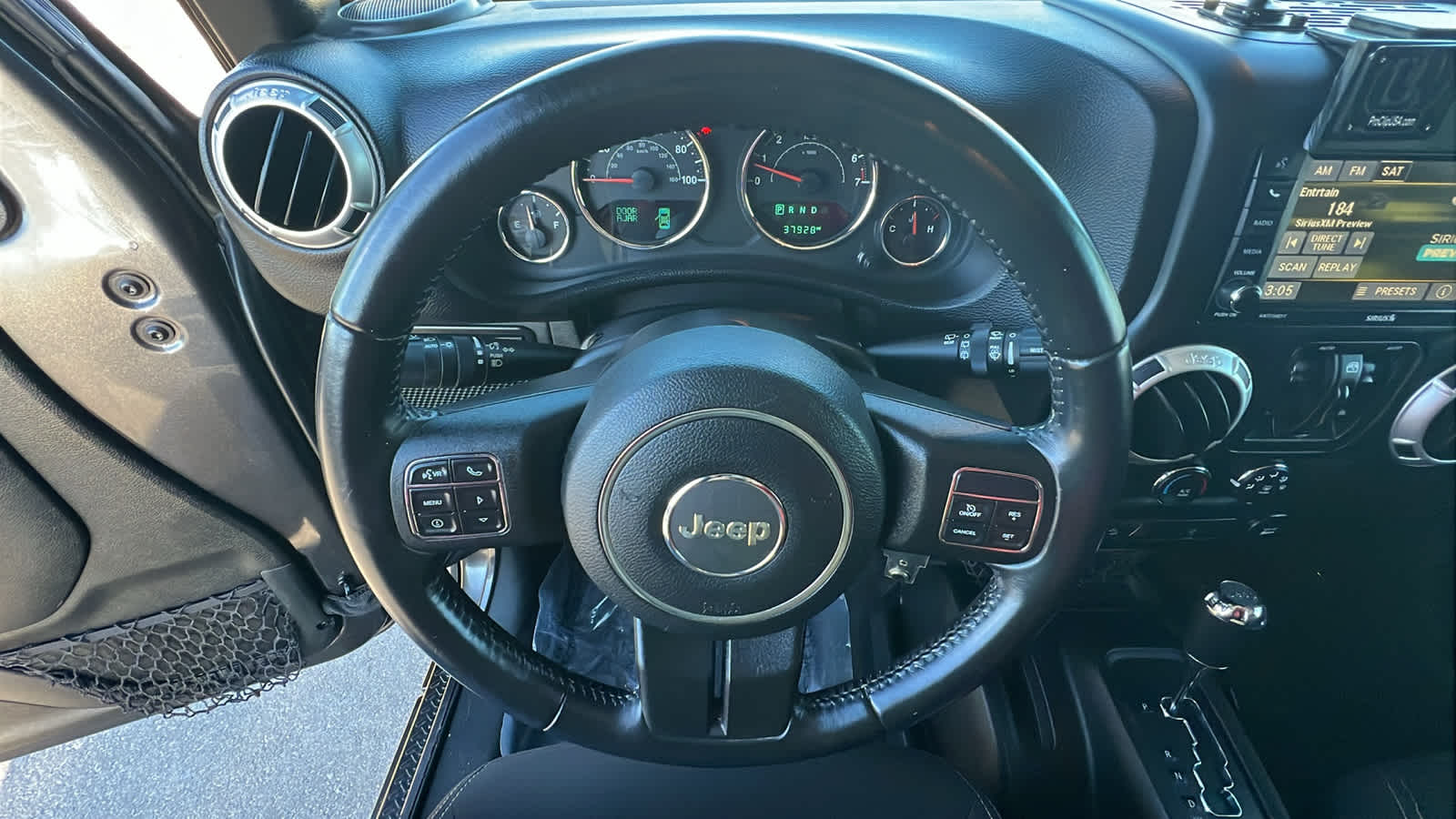 Thumbnail: 2017 Jeep Wrangler - 17