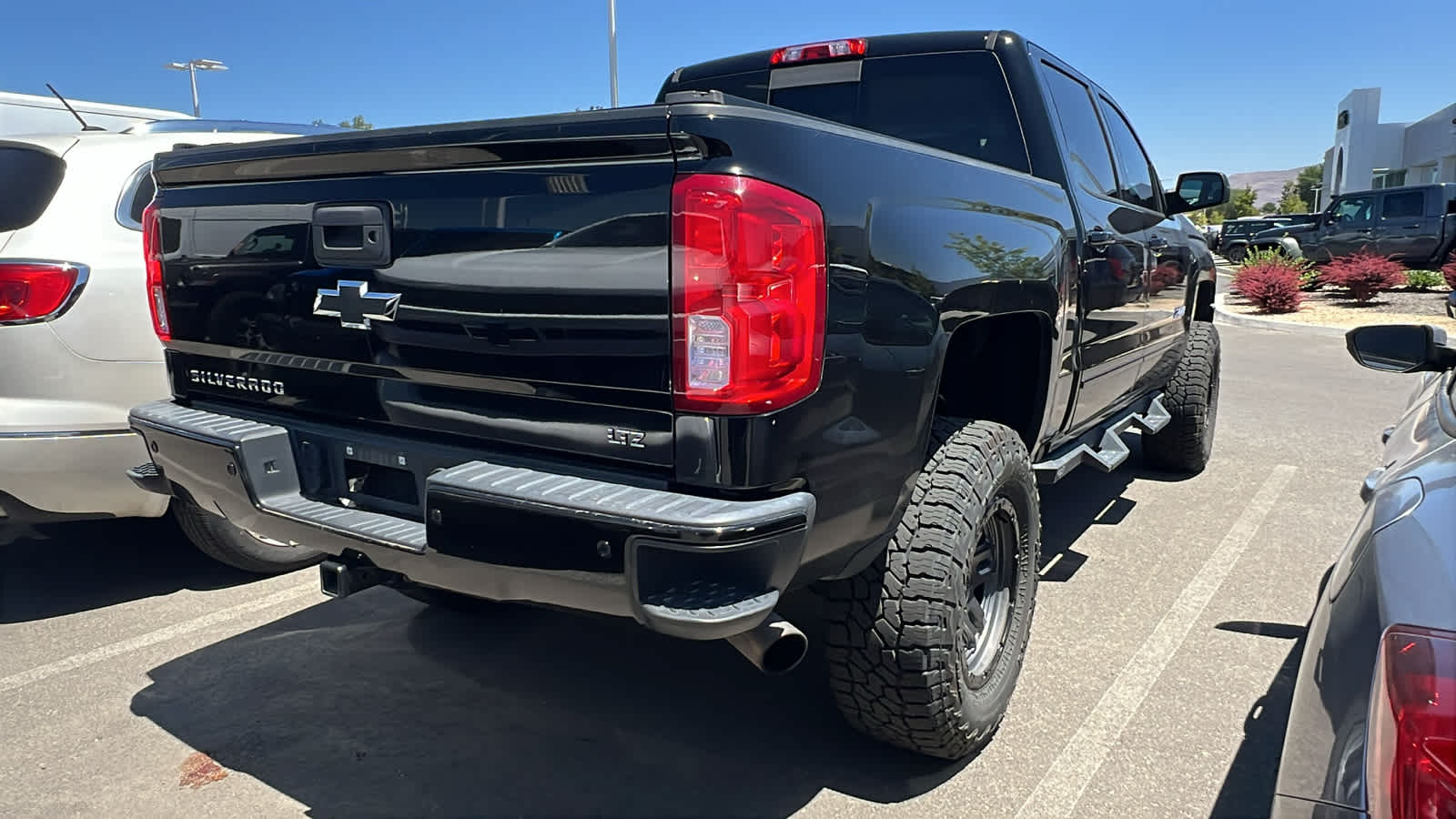 Thumbnail: 2017 Chevrolet Silverado 1500 - 5