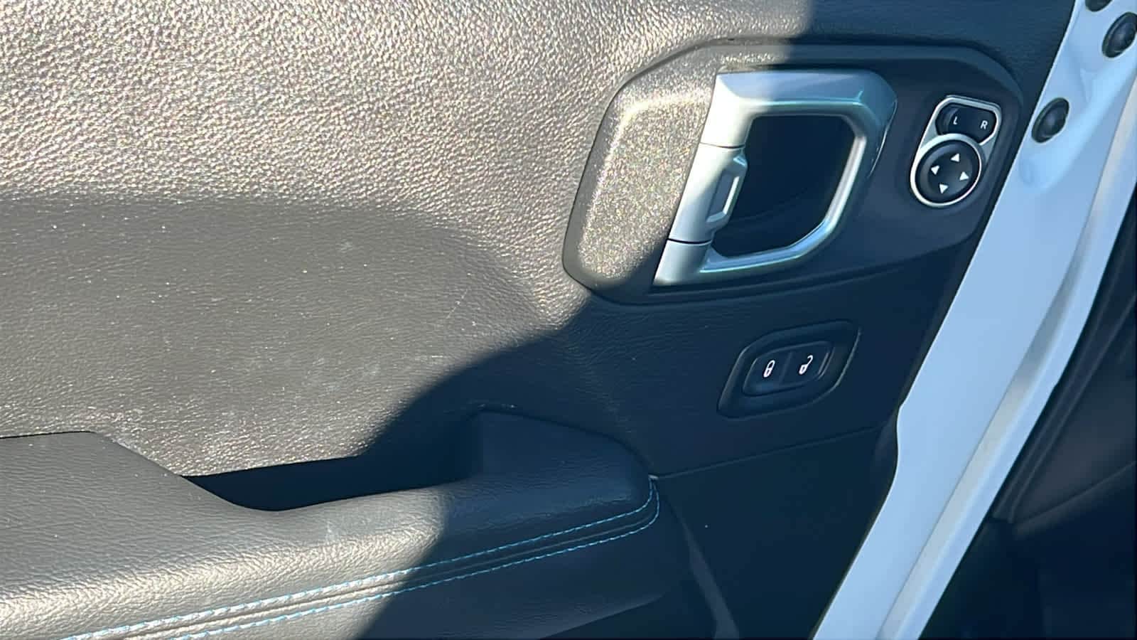 Thumbnail: 2022 Jeep Wrangler - 22