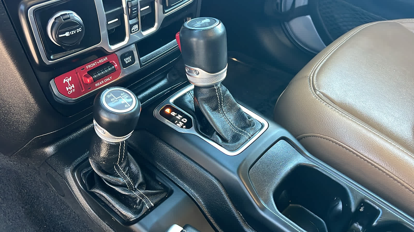 Thumbnail: 2022 Jeep Wrangler - 13