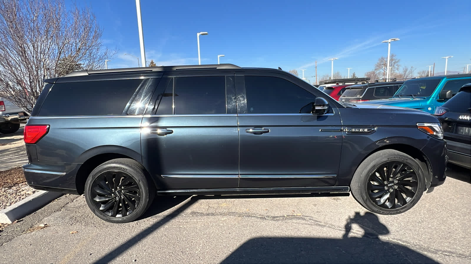 Thumbnail: 2021 Lincoln Navigator L - 8