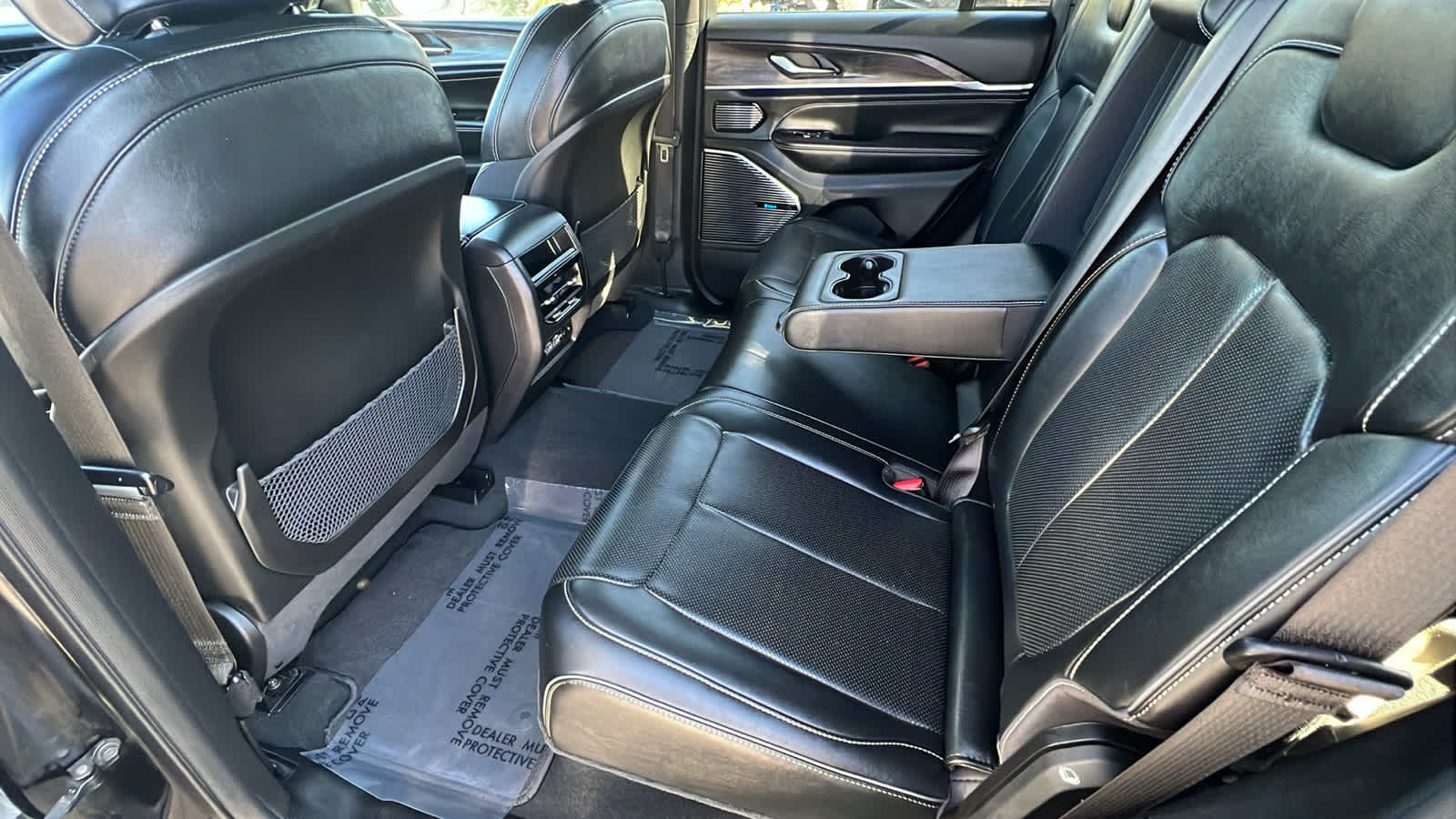 Thumbnail: 2022 Jeep Grand Cherokee - 24