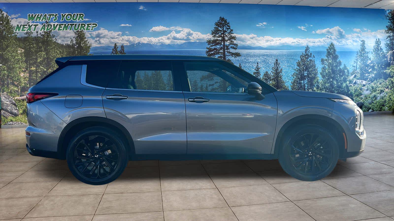 Thumbnail: 2022 Mitsubishi Outlander - 4