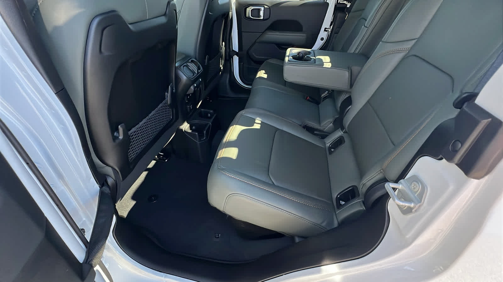 Thumbnail: 2025 Jeep Gladiator - 24