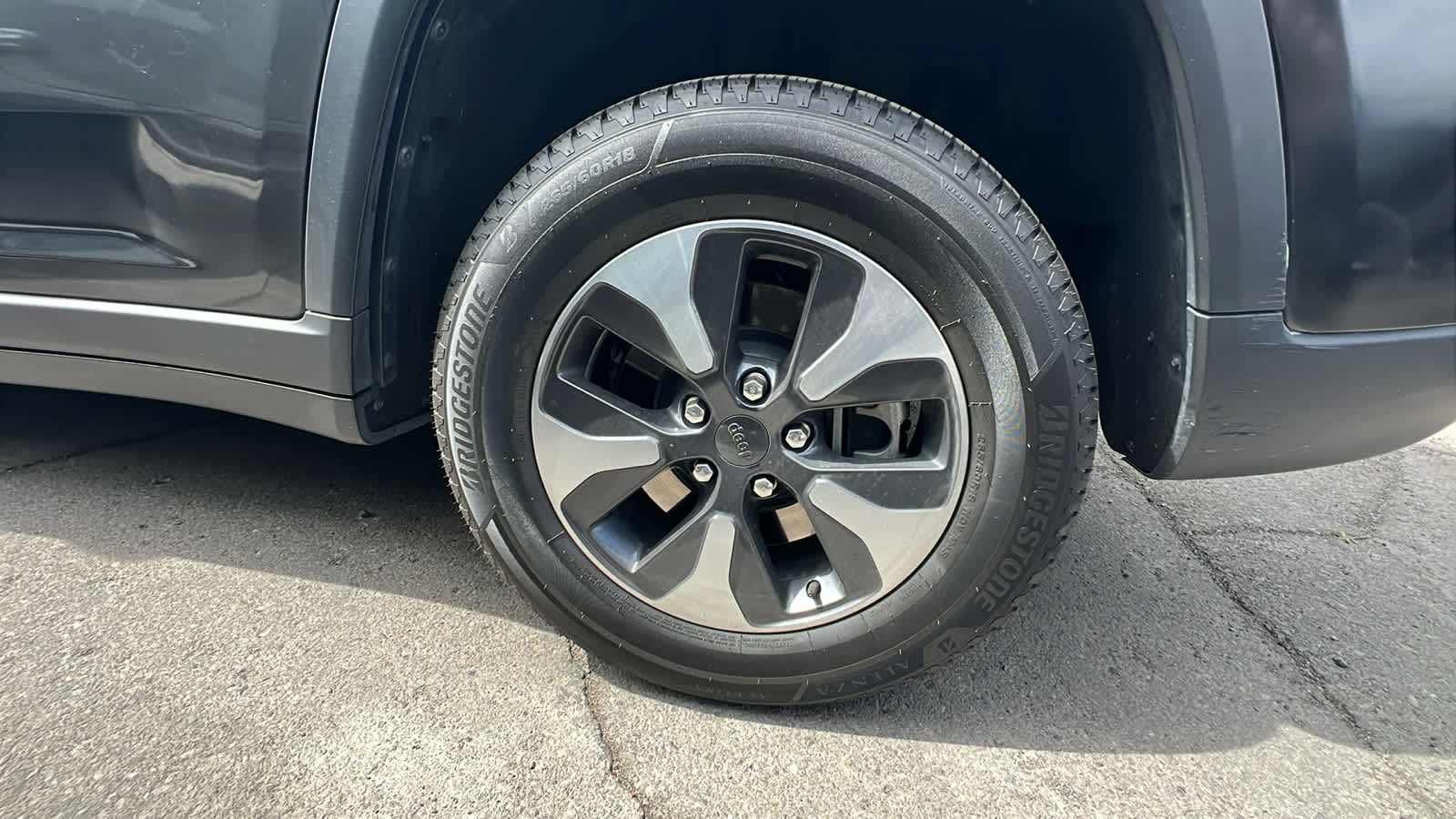 Thumbnail: 2023 Jeep Grand Cherokee - 9