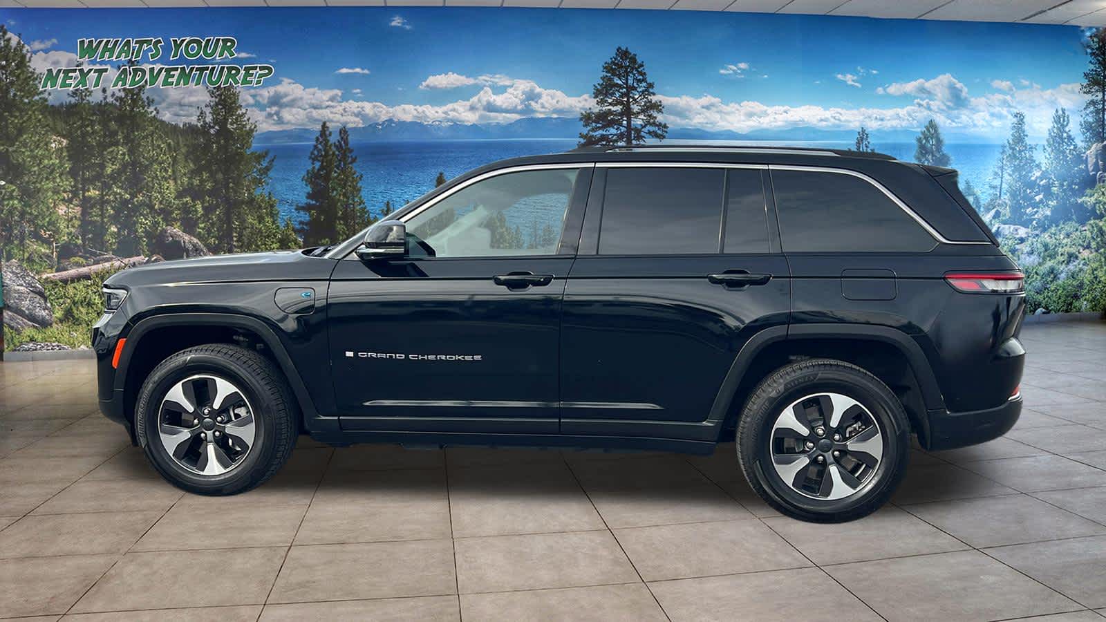 Thumbnail: 2023 Jeep Grand Cherokee - 8
