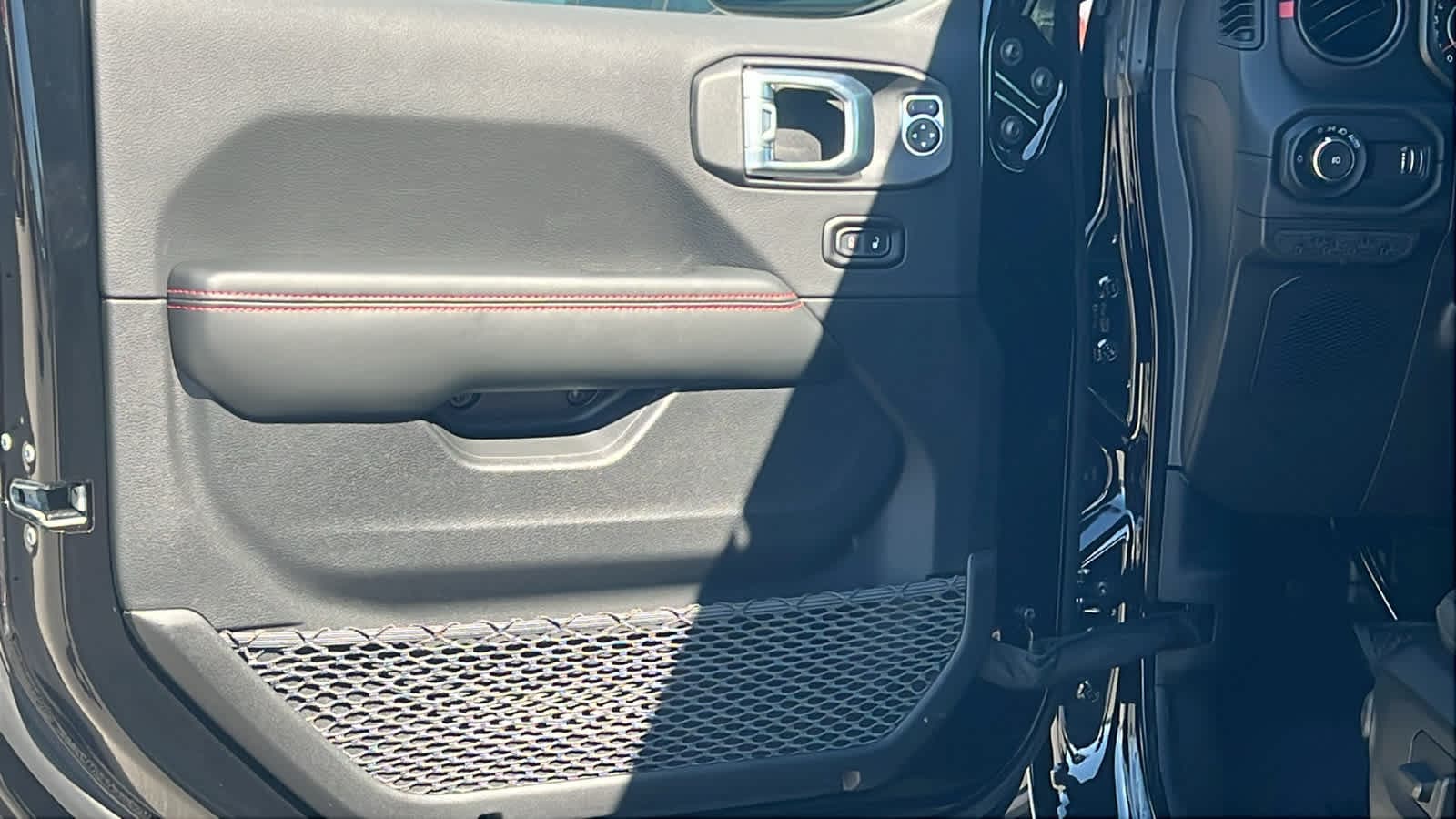 Thumbnail: 2026 Jeep Wrangler - 23