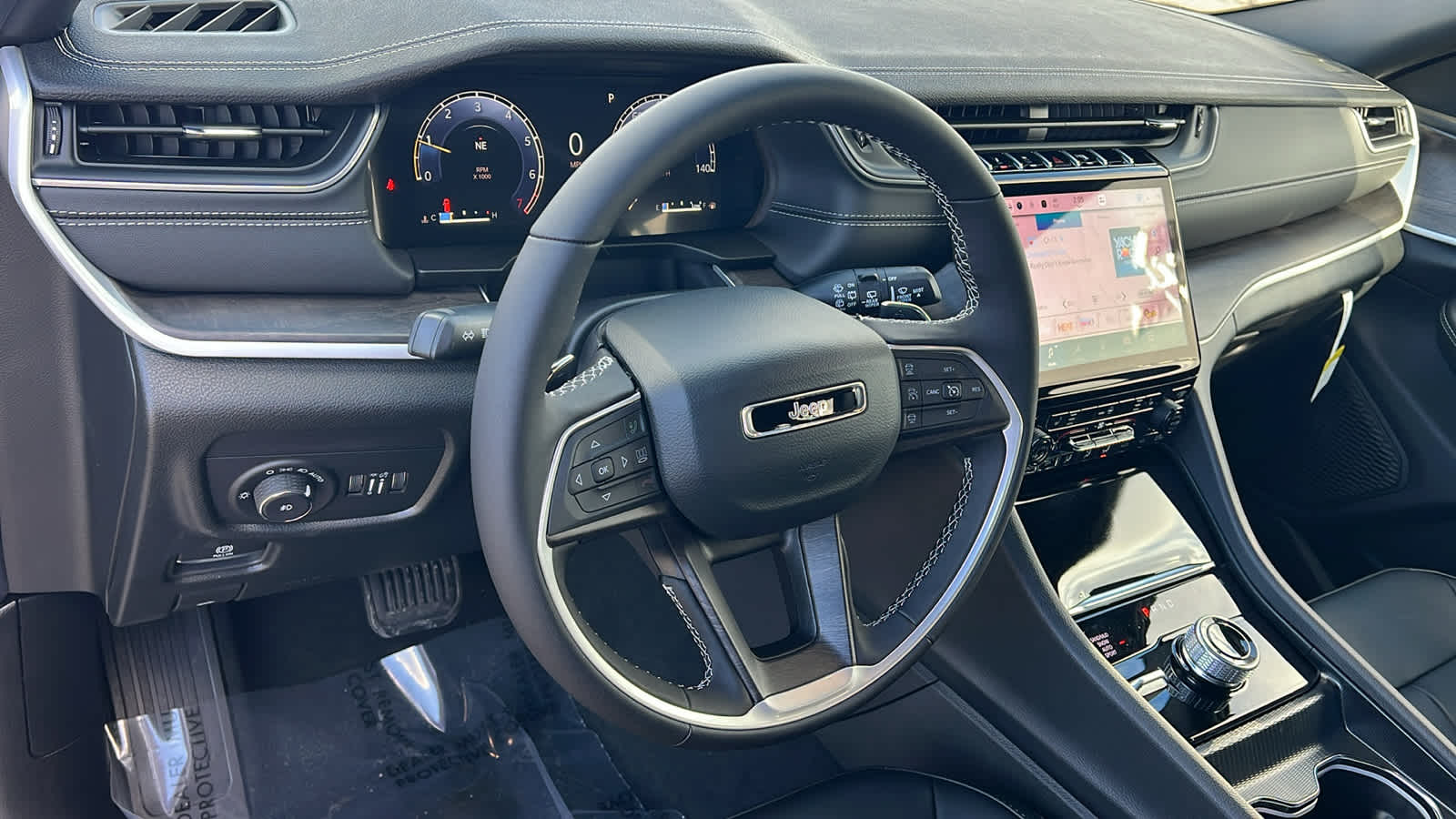 Thumbnail: 2025 Jeep Grand Cherokee - 10