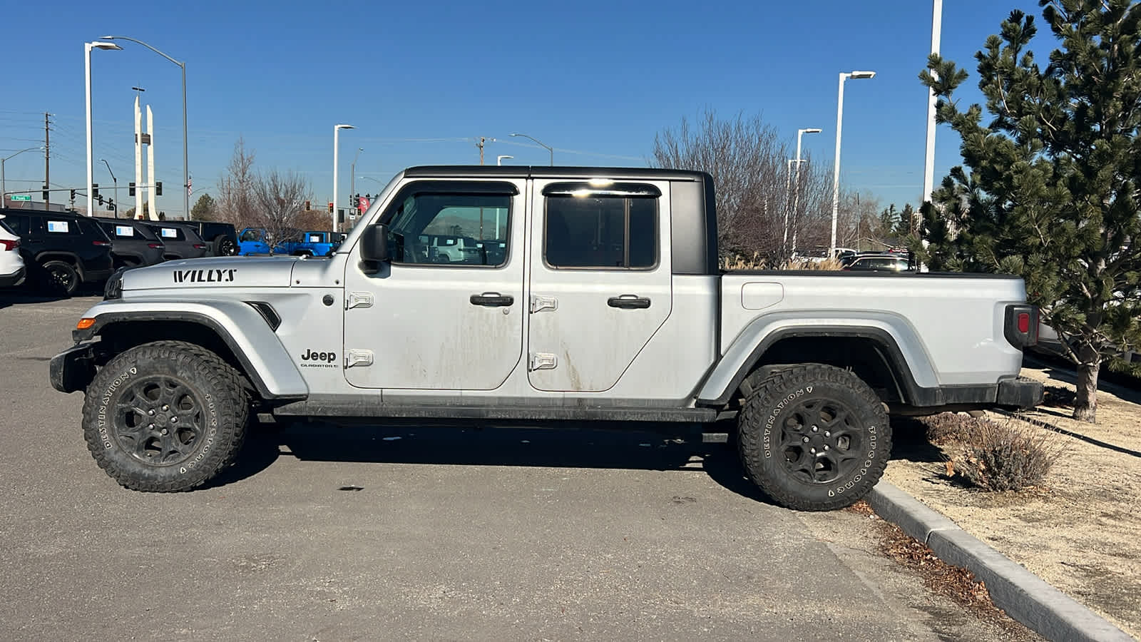 Thumbnail: 2023 Jeep Gladiator - 8