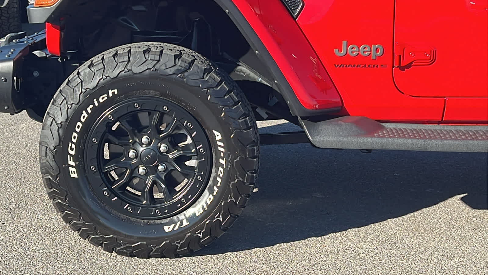 Thumbnail: 2023 Jeep Wrangler - 9