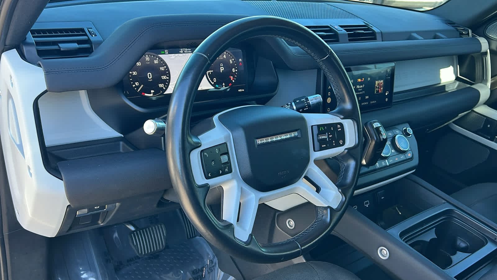 Thumbnail: 2020 Land Rover Defender - 10