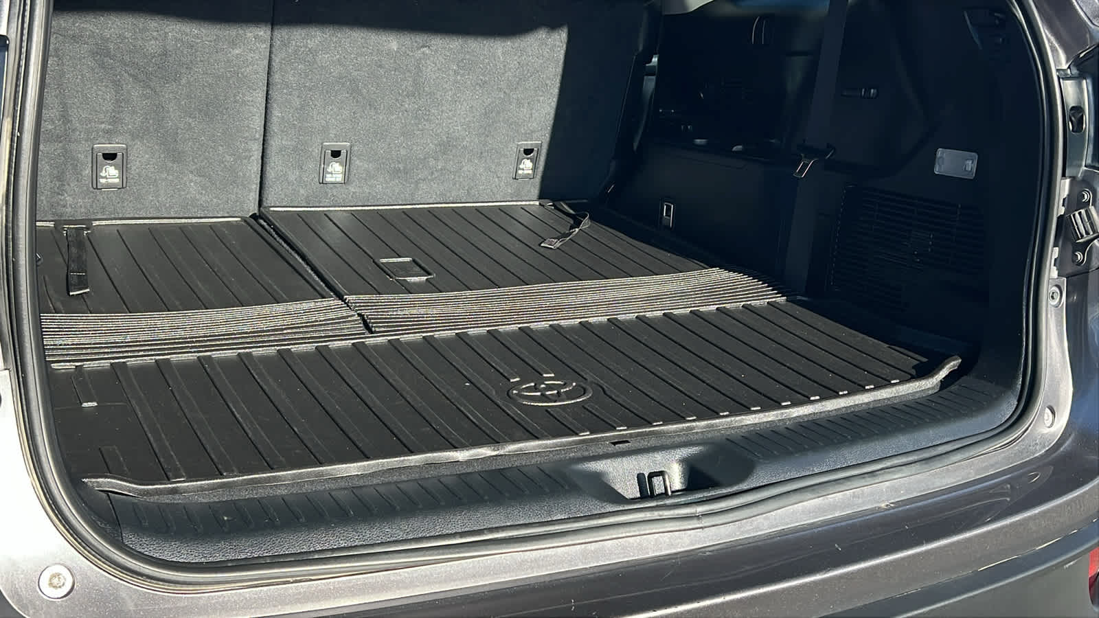 Thumbnail: 2019 Toyota Highlander - 27