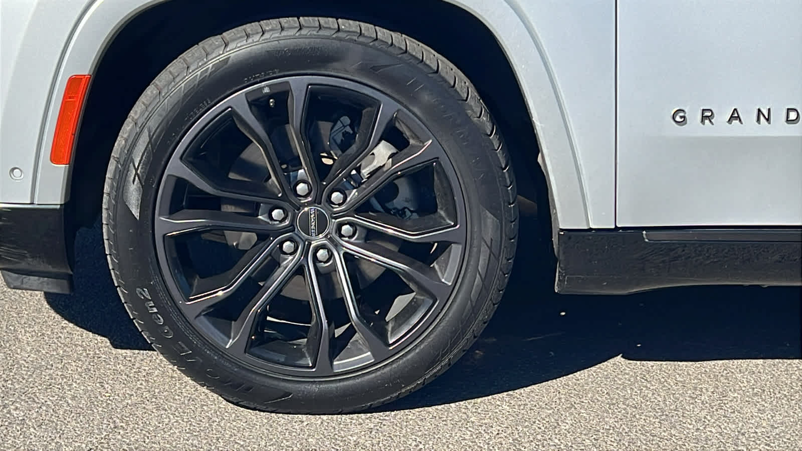 Thumbnail: 2024 Jeep Grand Wagoneer L - 9