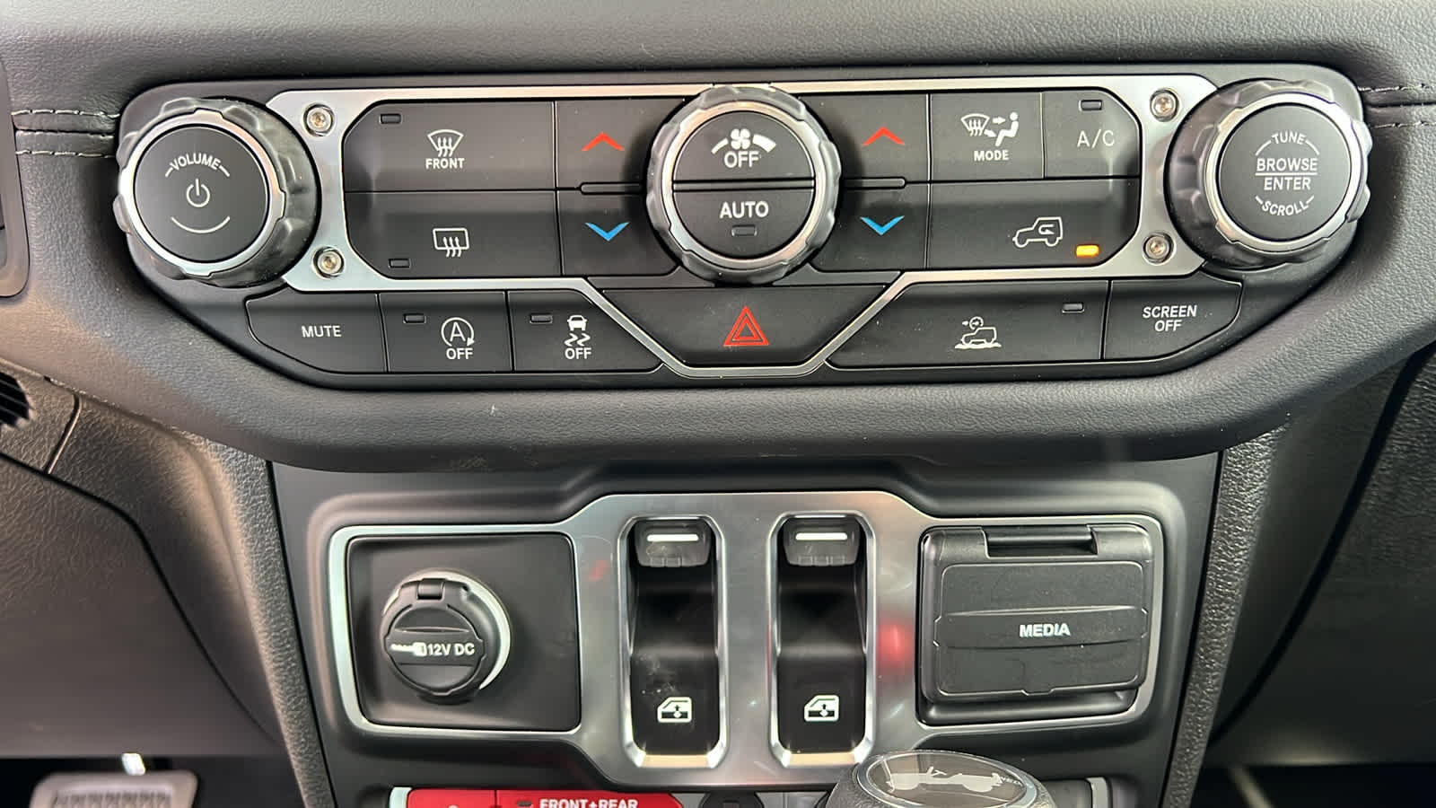 Thumbnail: 2026 Jeep Wrangler - 14