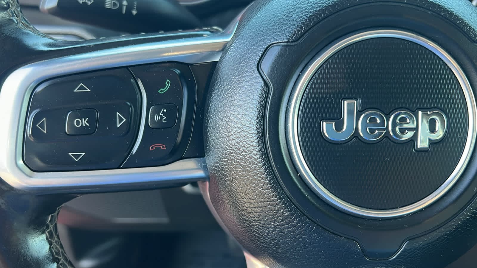 Thumbnail: 2020 Jeep Gladiator - 19