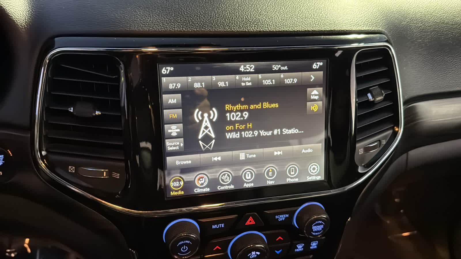 Thumbnail: 2020 Jeep Grand Cherokee - 15