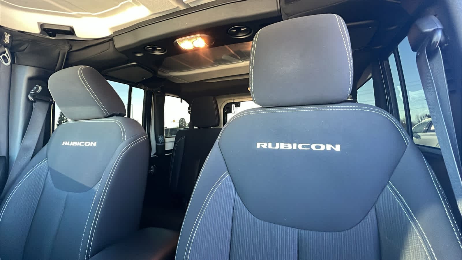 Thumbnail: 2017 Jeep Wrangler - 11