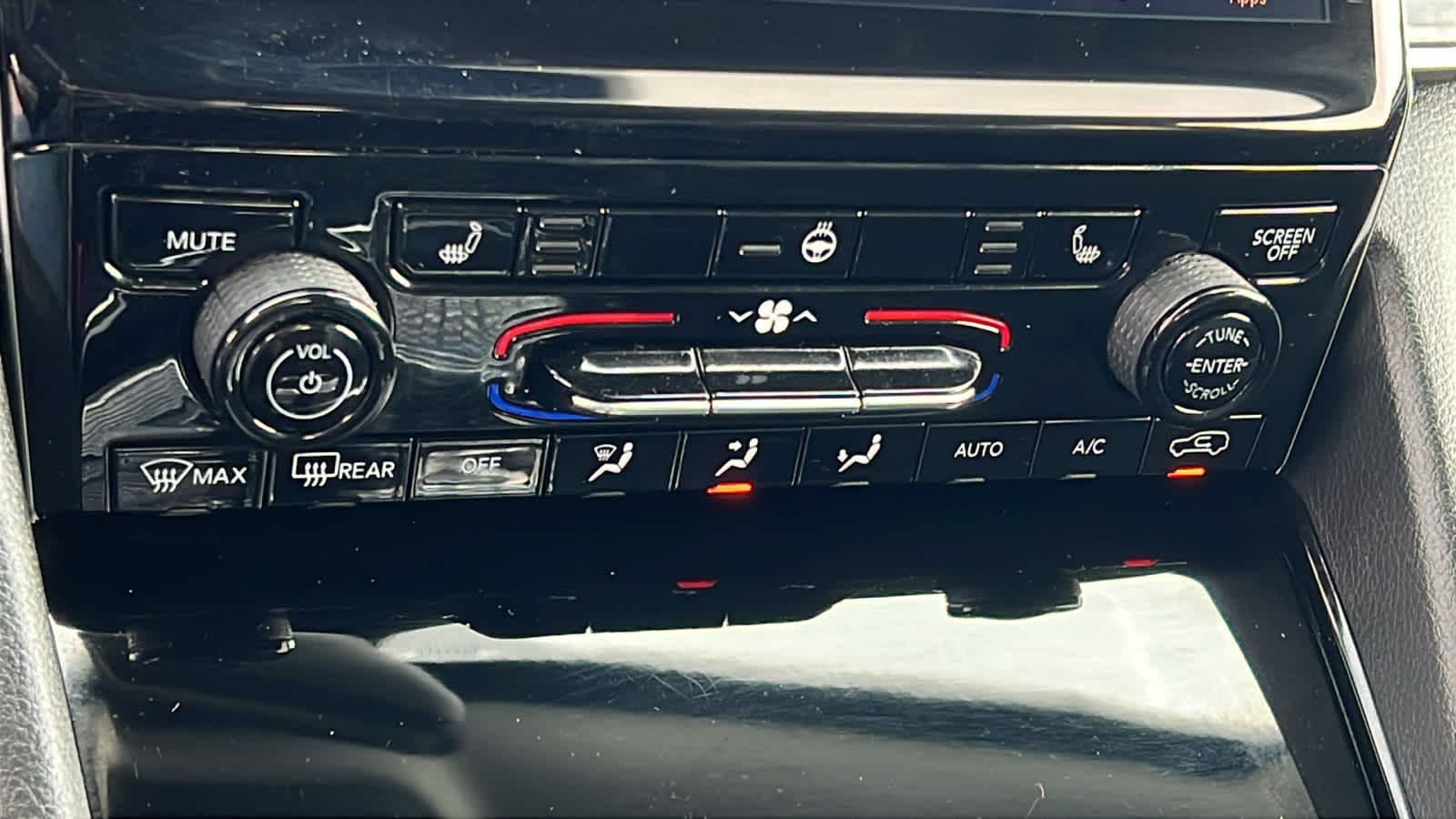 Thumbnail: 2023 Jeep Grand Cherokee - 14