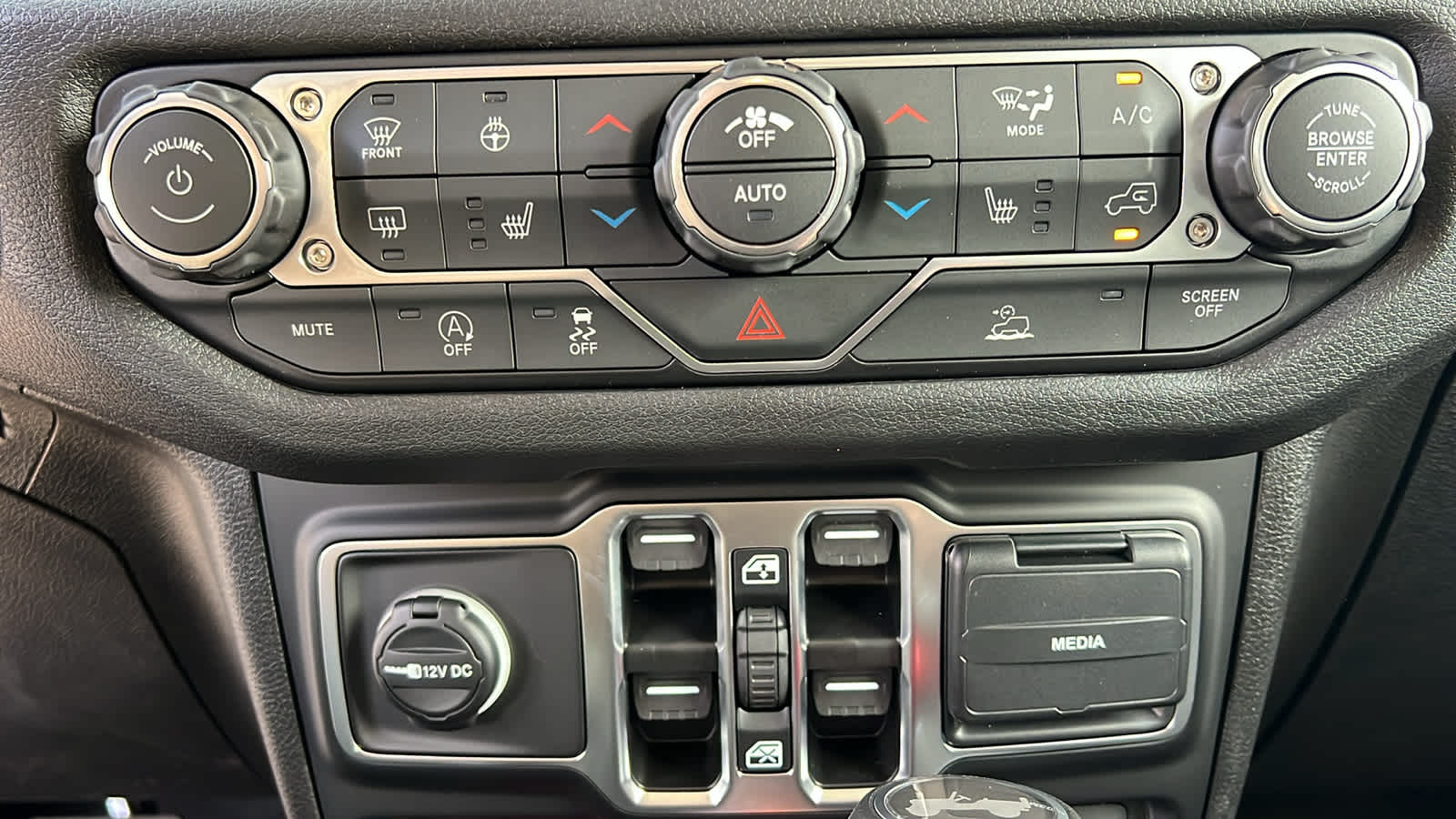 Thumbnail: 2026 Jeep Wrangler - 14