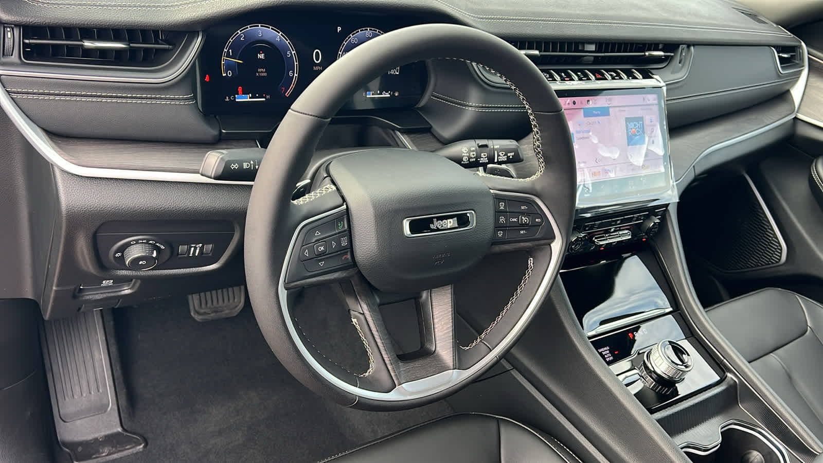 Thumbnail: 2025 Jeep Grand Cherokee - 10