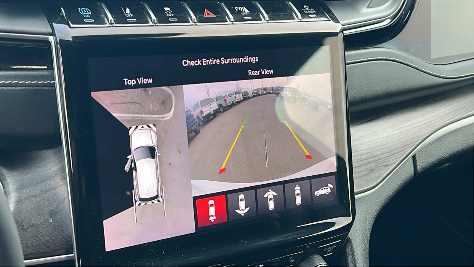 Thumbnail: 2023 Jeep Grand Cherokee - 16