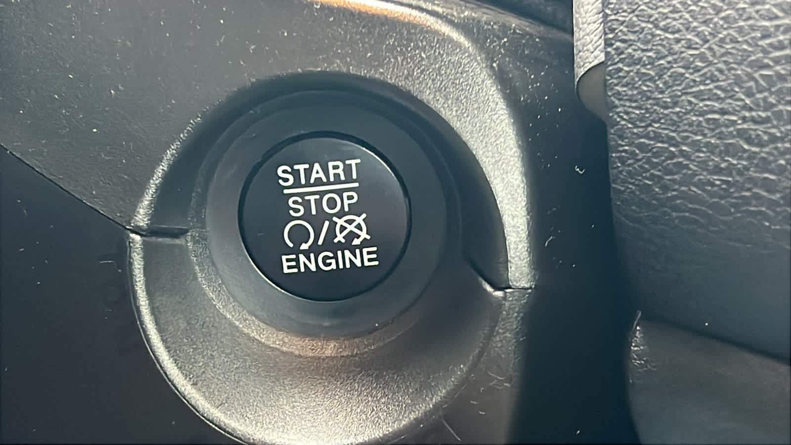 Thumbnail: 2021 Jeep Renegade - 17