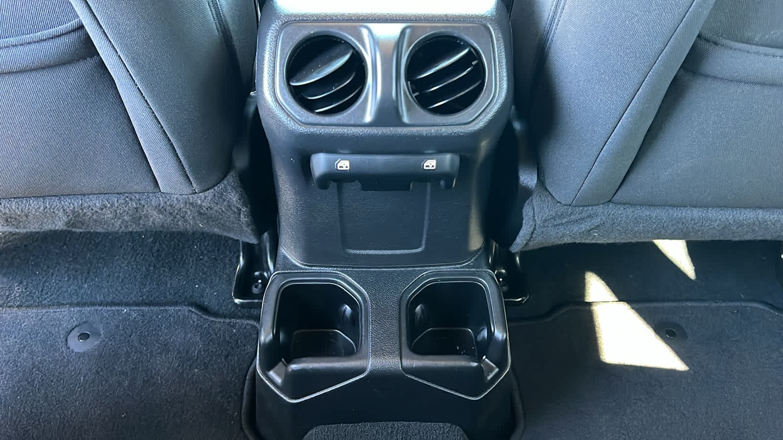 Thumbnail: 2022 Jeep Wrangler - 25