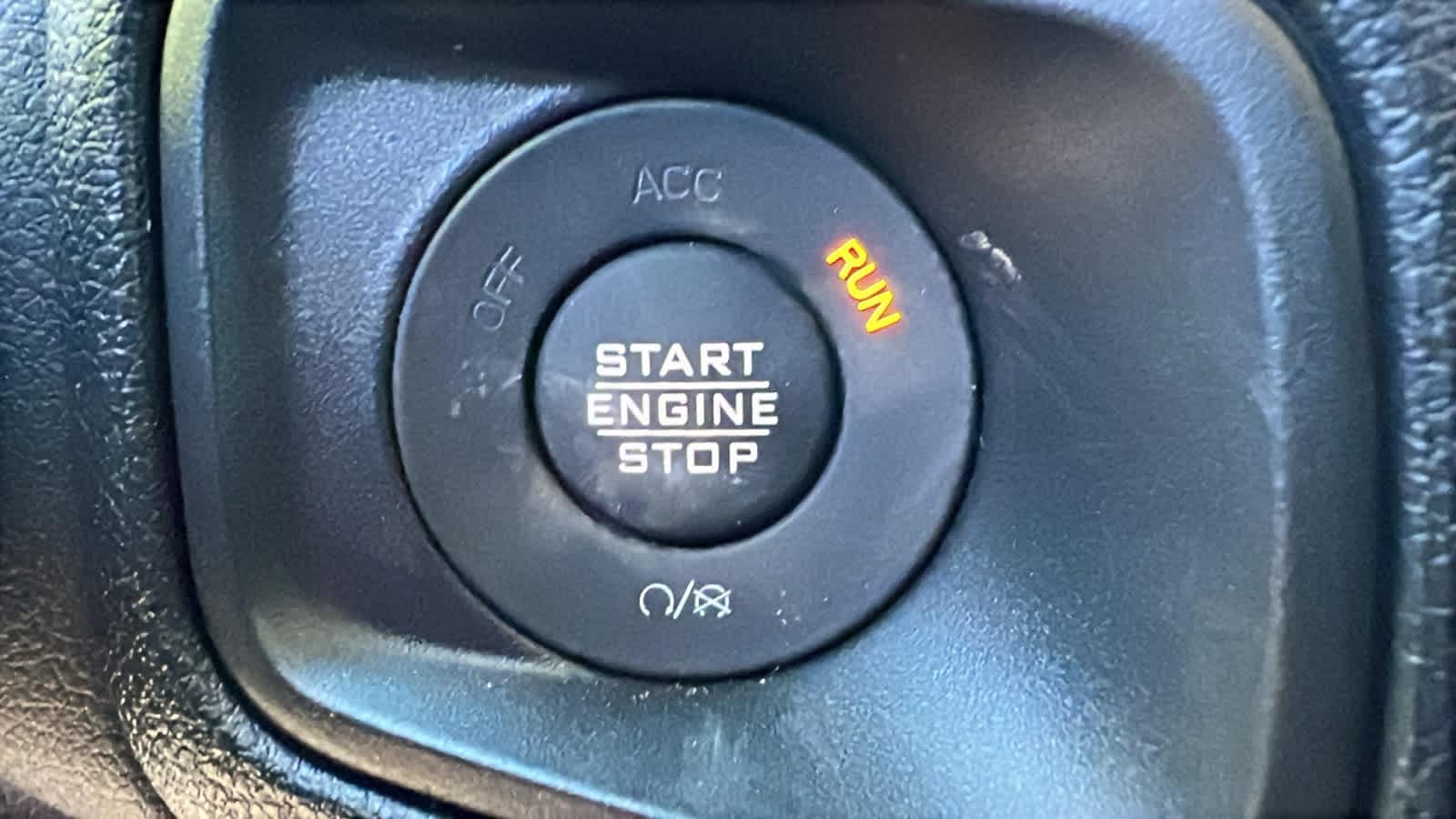 Thumbnail: 2026 Jeep Gladiator - 17