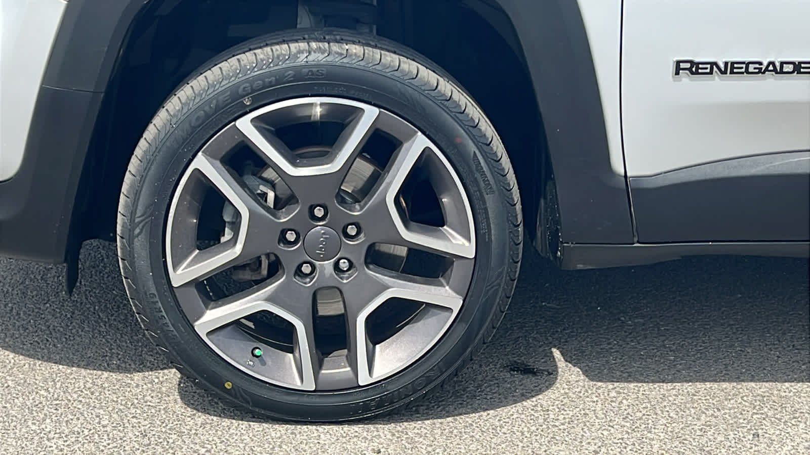 Thumbnail: 2019 Jeep Renegade - 9