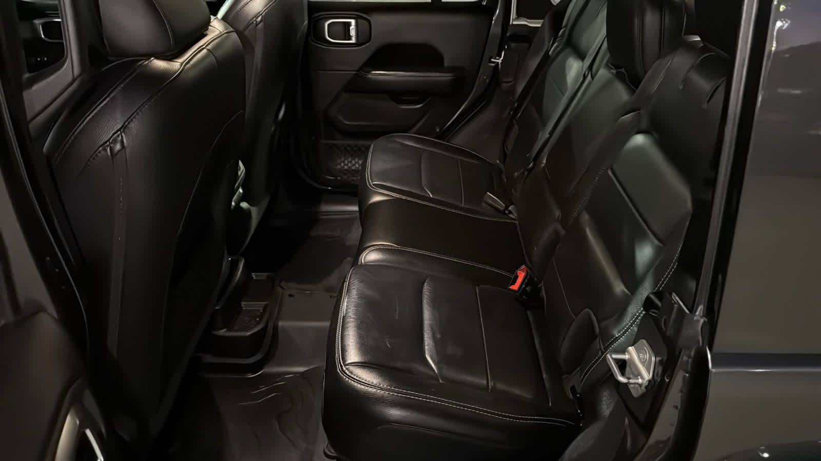 Thumbnail: 2019 Jeep Wrangler - 24