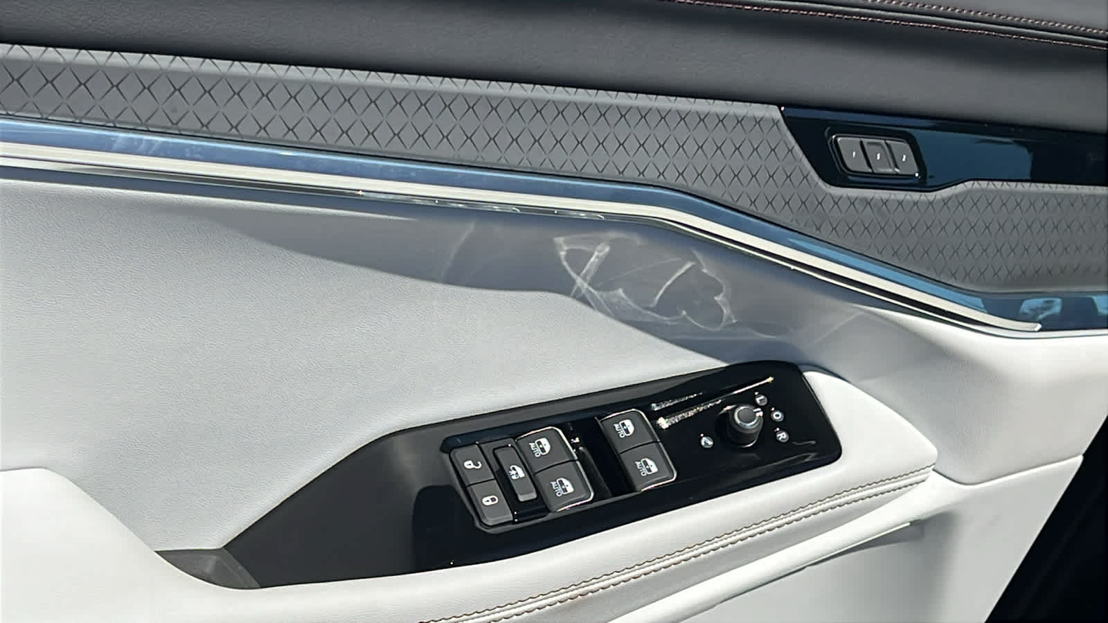 Thumbnail: 2025 Jeep Wagoneer S - 22