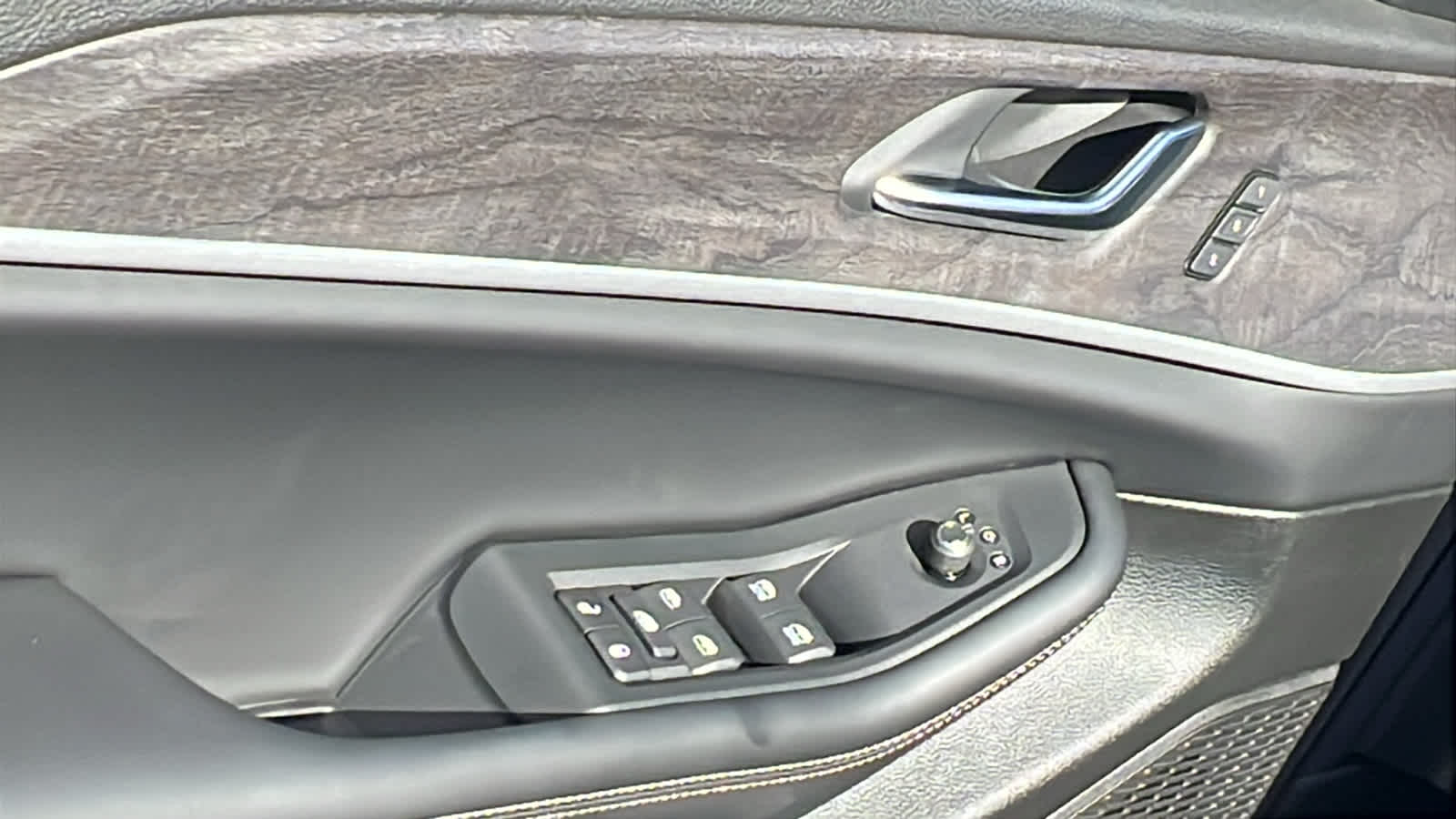 Thumbnail: 2025 Jeep Grand Cherokee - 22