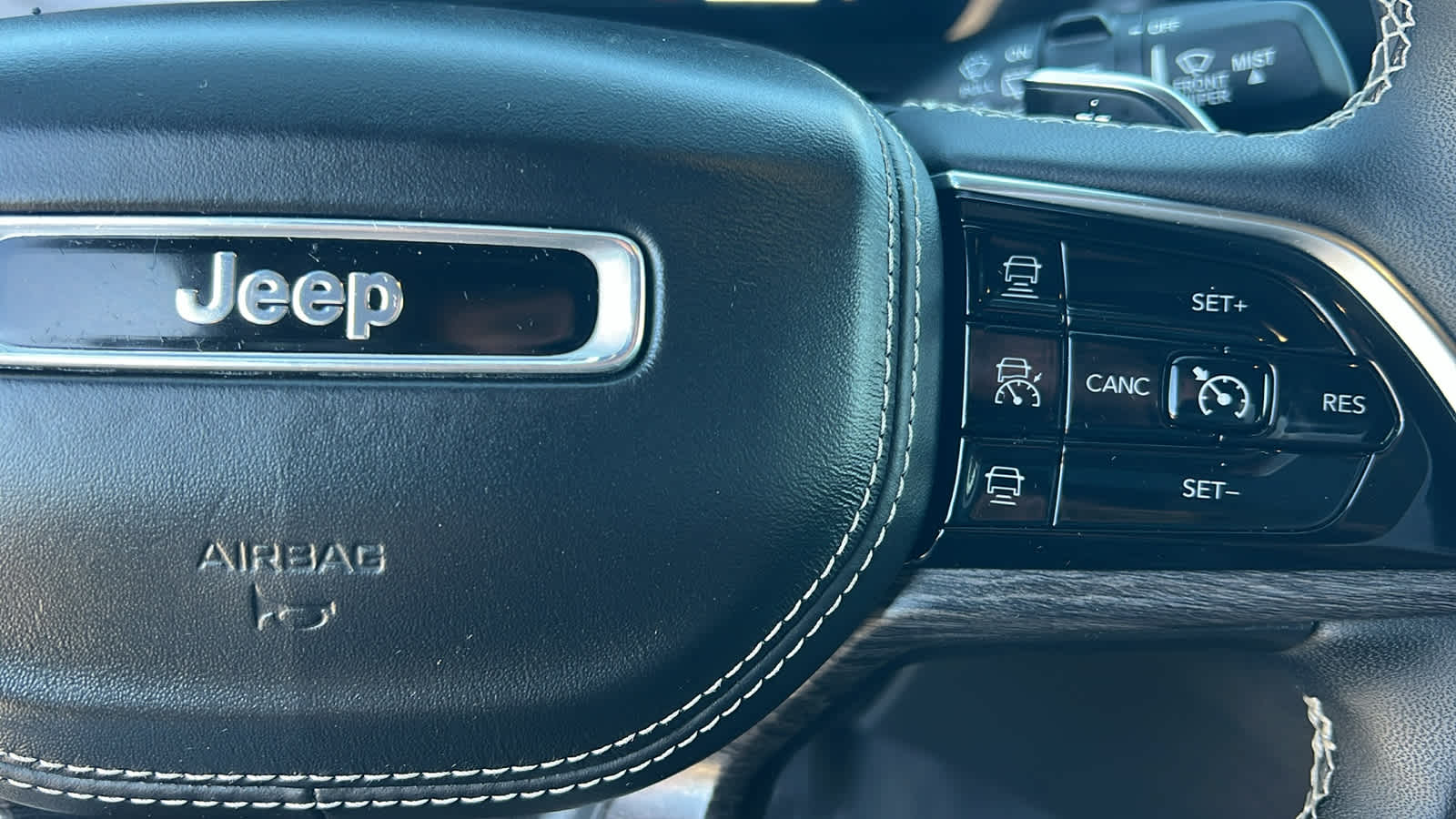 Thumbnail: 2022 Jeep Grand Cherokee - 20