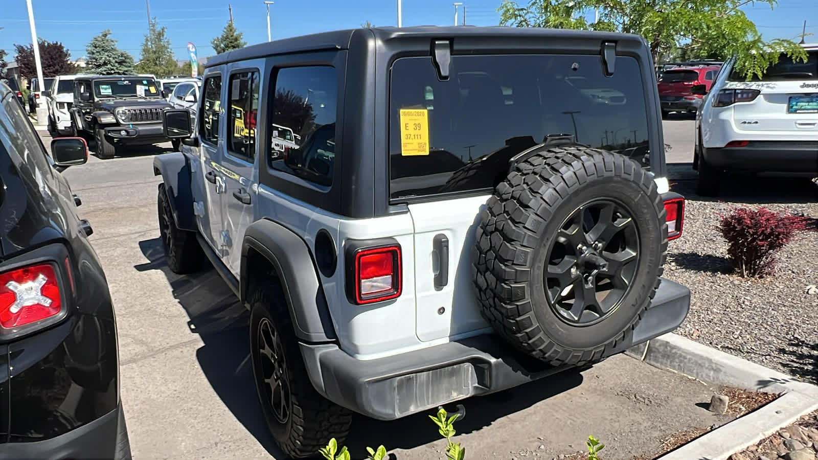 Thumbnail: 2022 Jeep Wrangler - 10
