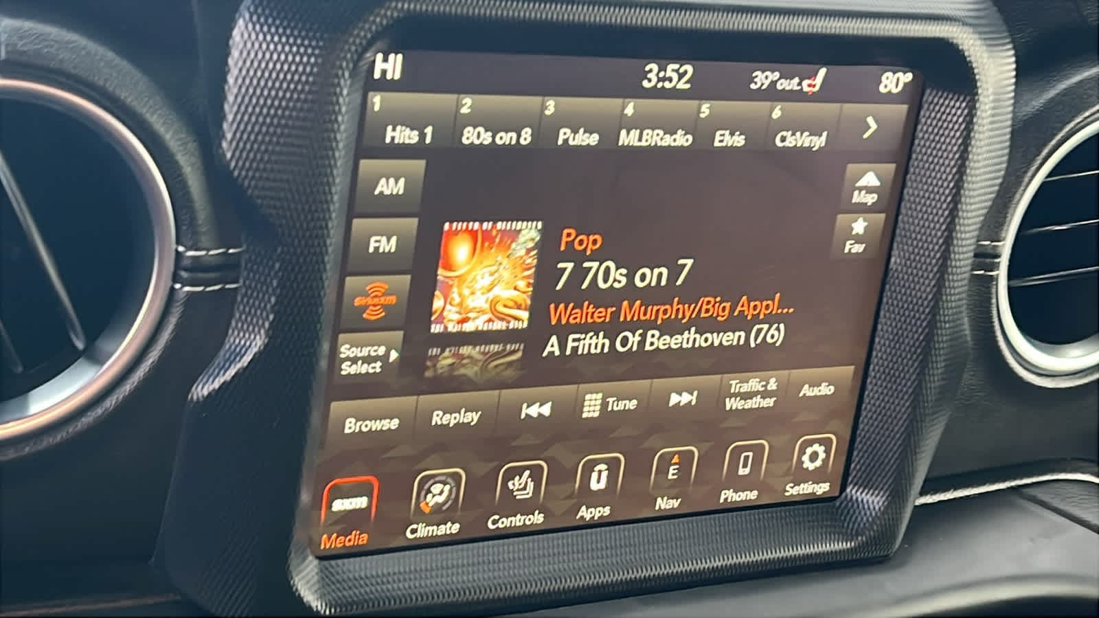 Thumbnail: 2022 Jeep Wrangler - 15